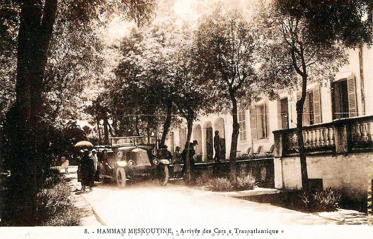 Hammam-Meskoutine - Arrivee des Cars Transatlantique.jpg